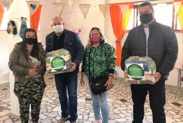 Read more about the article Teresópolis conclui distribuição de cestas de alimentos do programa ‘Agro Fraterno’ a trabalhadores rurais em vulnerabilidade social