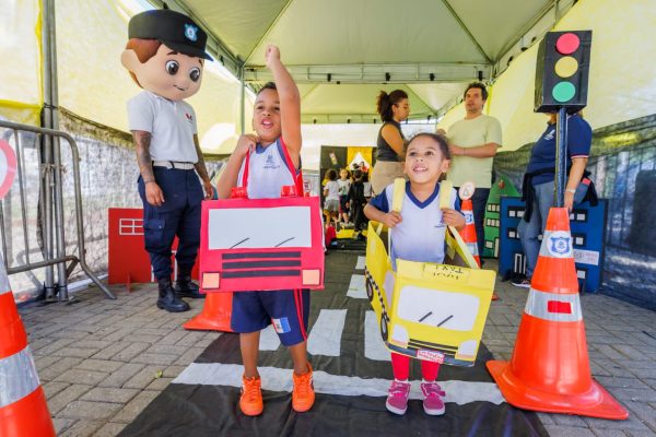 Leia mais sobre o artigo Maio Amarelo: Prefeitura de Teresópolis inicia atividades de educação no trânsito com alunos das escolas municipais