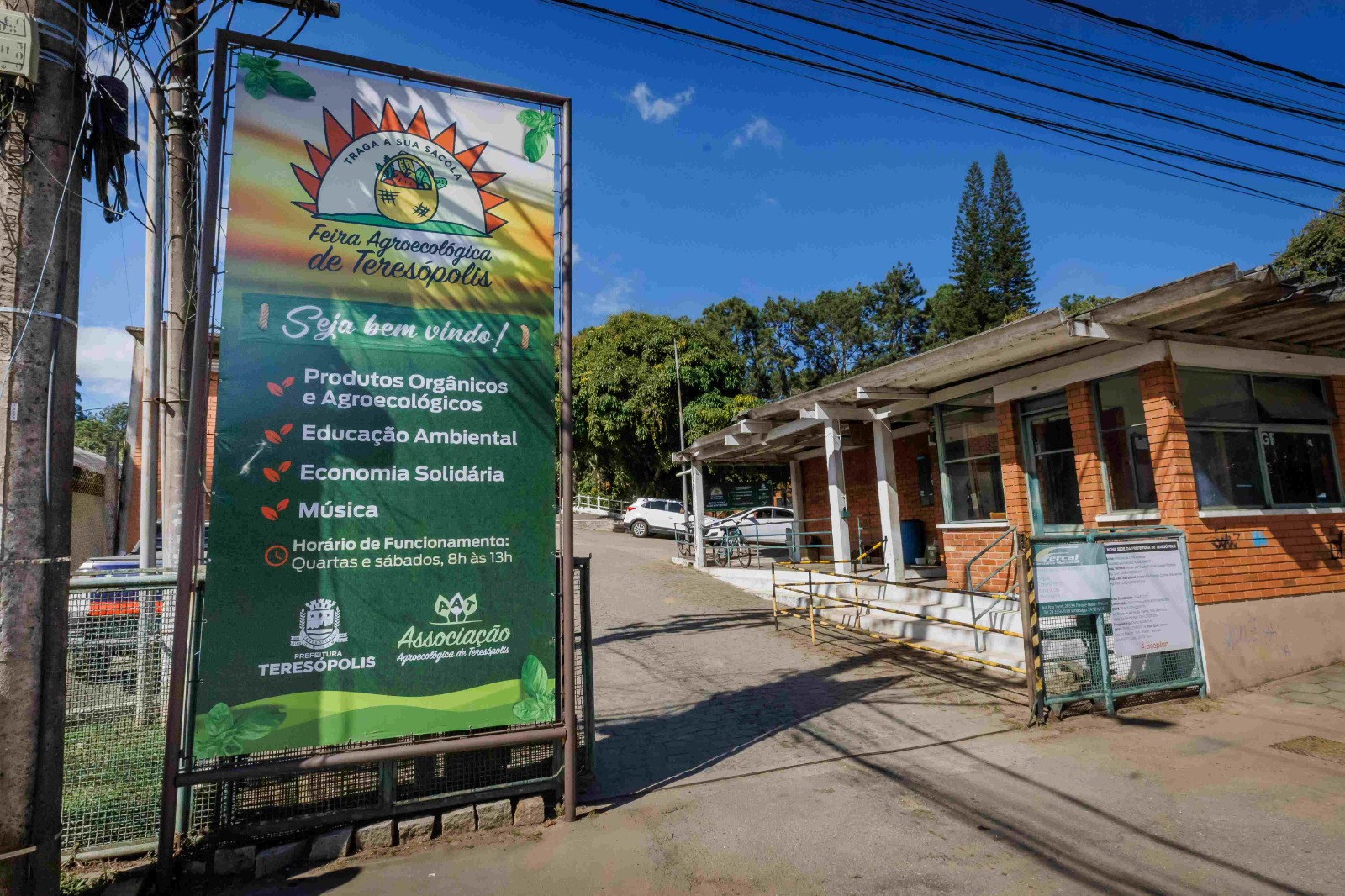 Leia mais sobre o artigo Produtores rurais e clientes aprovam novo espaço da Feira Agroecológica de Teresópolis