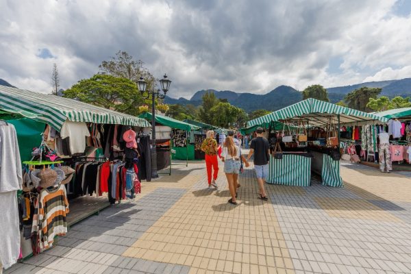 Leia mais sobre o artigo Praça de alimentação da Feirinha de Teresópolis é reaberta ao público