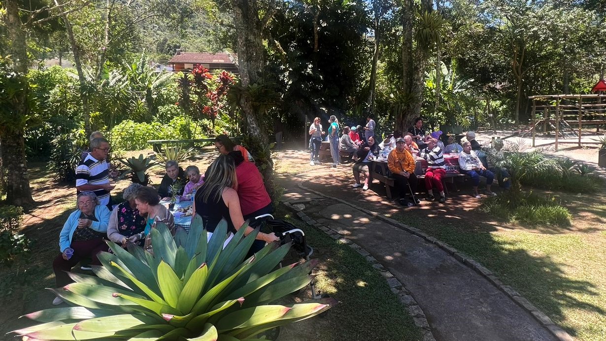 No momento, você está visualizando Grupo de idosos passeia pela cidade e visita o Horto Municipal de Teresópolis