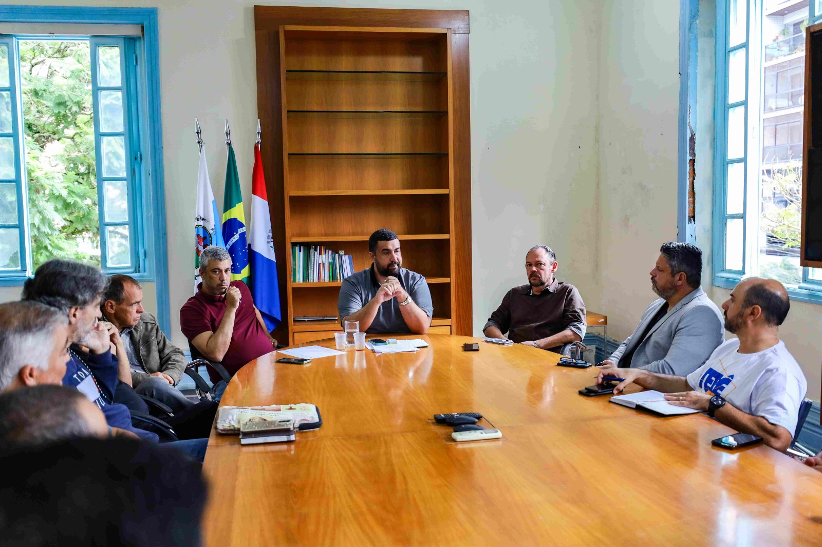 No momento, você está visualizando Prefeito Leonardo Vasconcellos recebe profissionais da imprensa