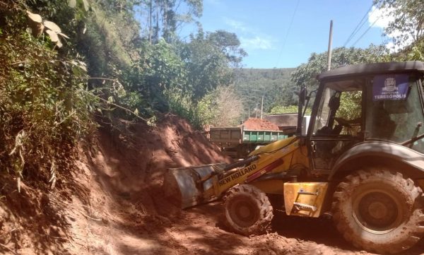 Leia mais sobre o artigo Frentes de trabalho da Agricultura intensifica limpeza rural