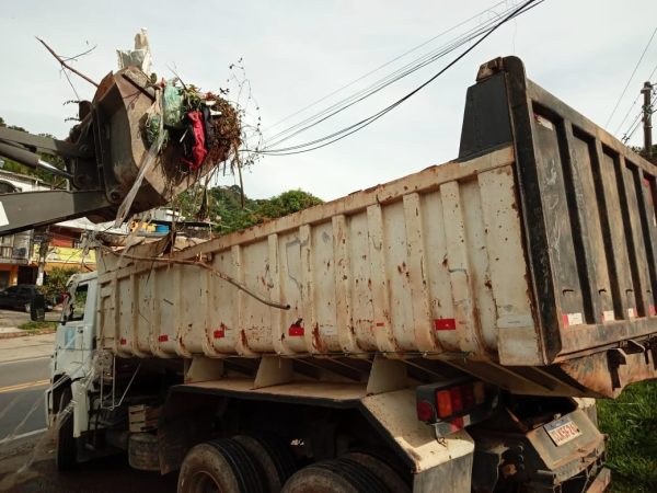 Leia mais sobre o artigo Trabalhos de manutenção avançam nos bairros: Prefeitura realiza novas ações na cidade e no interior