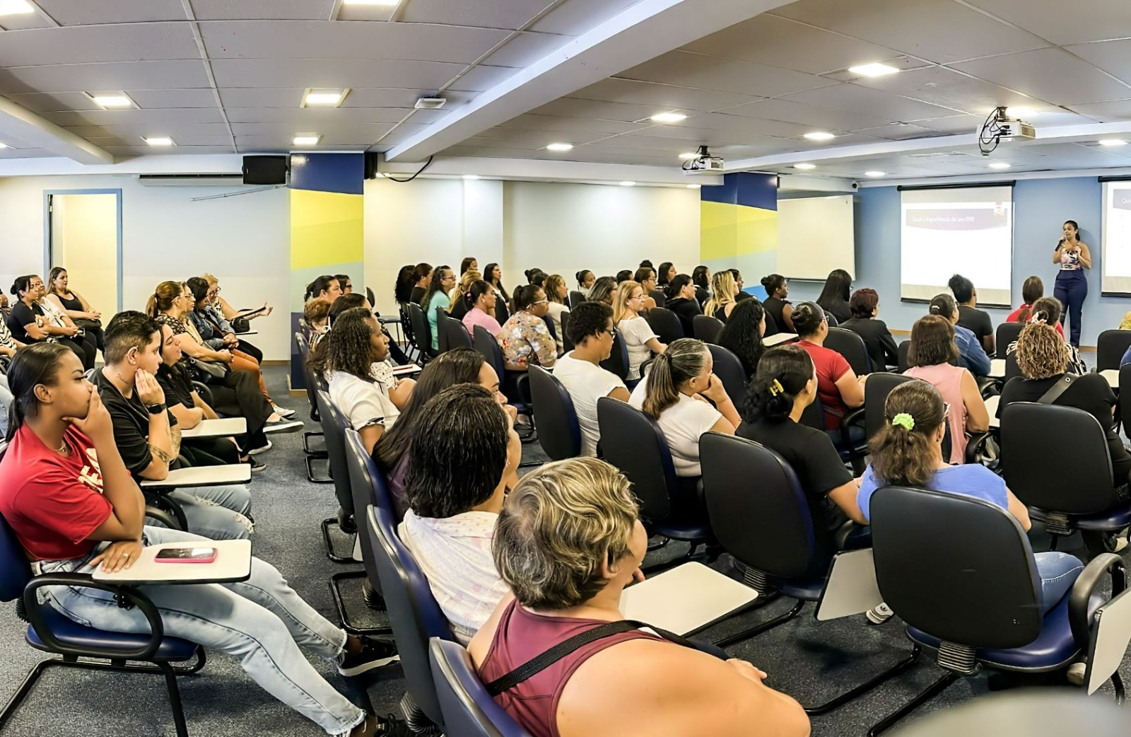 No momento, você está visualizando Secretaria de Educação promove treinamento das merendeiras da rede municipal