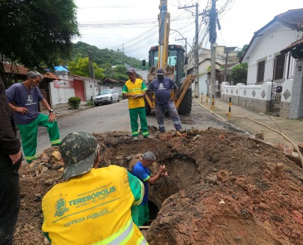 Leia mais sobre o artigo Ruas recebem manutenção da Prefeitura de Teresópolis