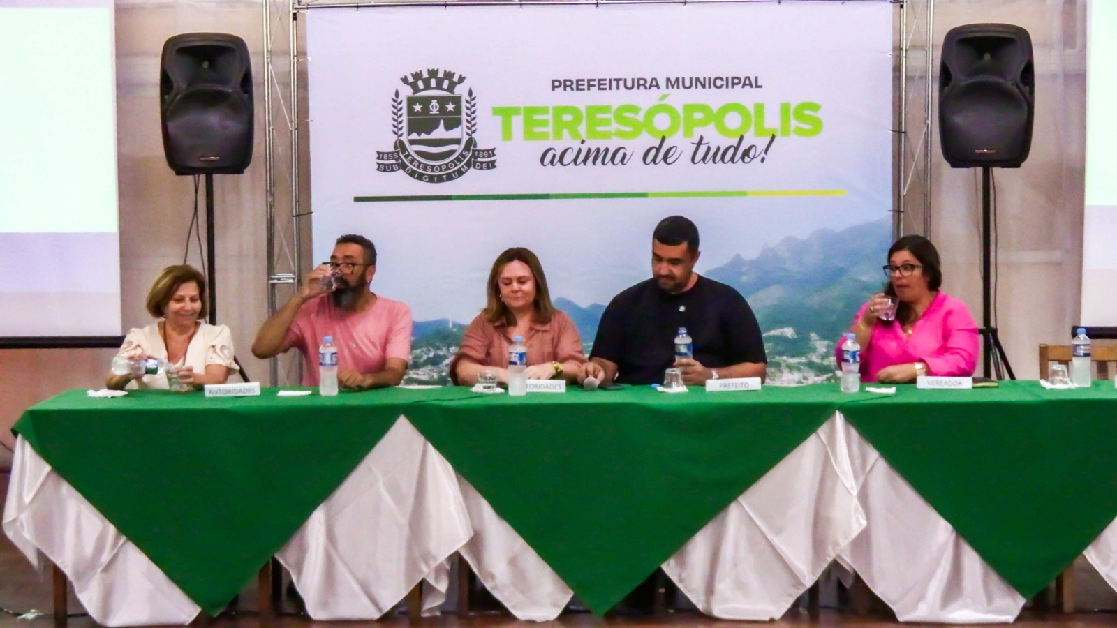 No momento, você está visualizando Vozes que Transformam’: Abertura oficial do ano letivo reúne professores, diretores e equipe gestora da Secretaria de Educação