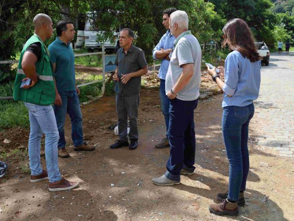 Leia mais sobre o artigo Limpa Rio Margens: Prefeitura de Teresópolis e INEA vistoriam áreas em Araras e na Ilha do Caxangá para elaboração de projetos de revitalização