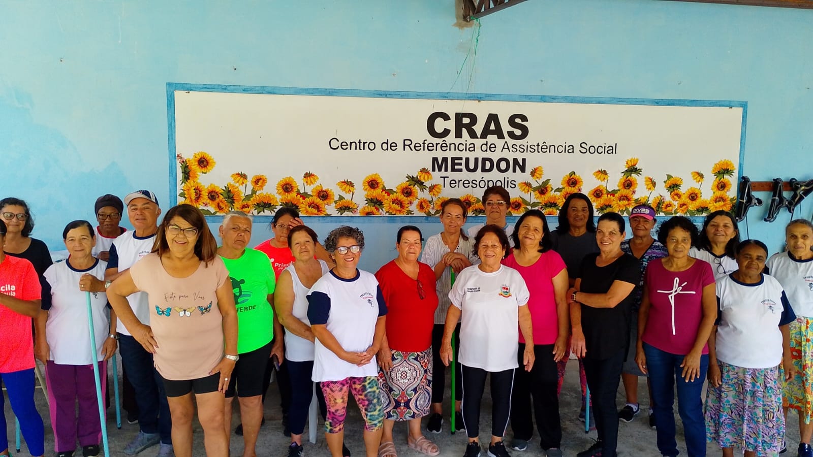 No momento, você está visualizando CRAS Meudon realiza primeira aula de alongamento de 2025