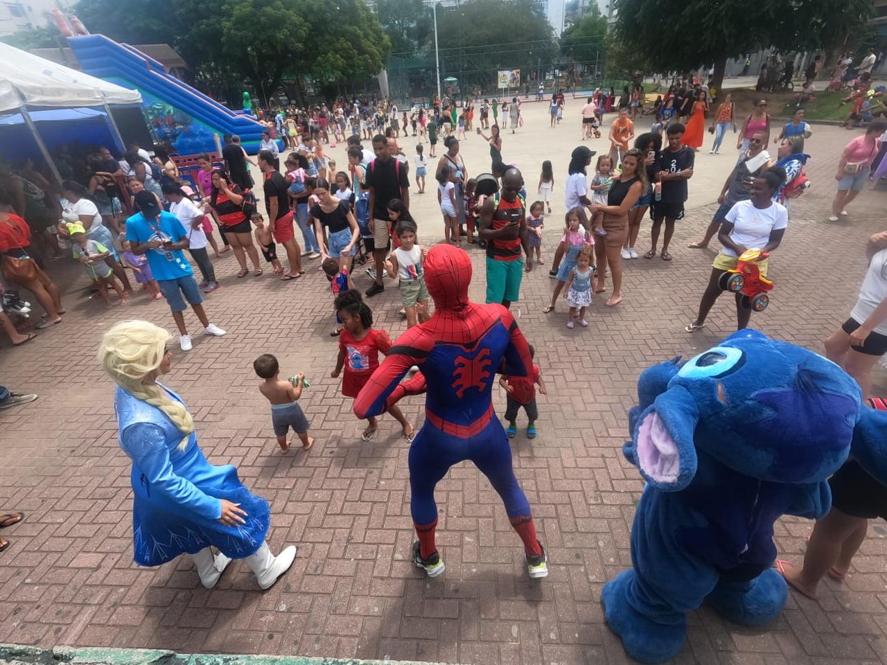 No momento, você está visualizando Música, brincadeiras e personagens infantis garantem a diversão do 2º ‘Domingo no Parque’