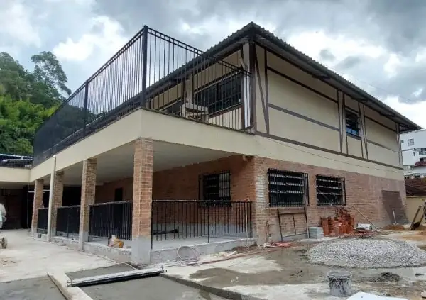 Leia mais sobre o artigo Prefeitura de Teresópolis e IFRJ aprovam implantação do campus provisório do Instituto na Escola Municipal Lino Oroña