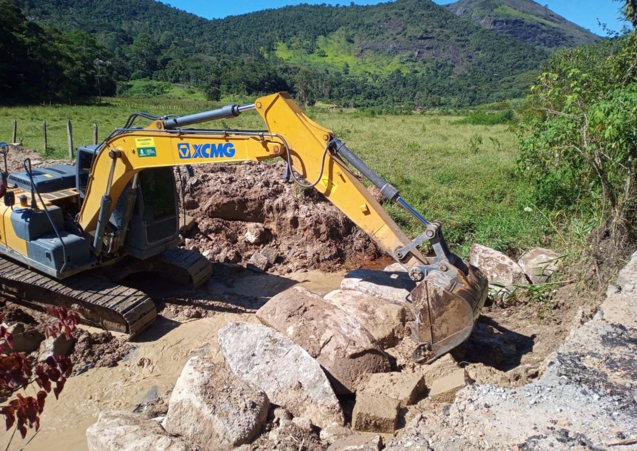 No momento, você está visualizando Trabalhos de manutenção e zeladoria avançam nos bairros do interior