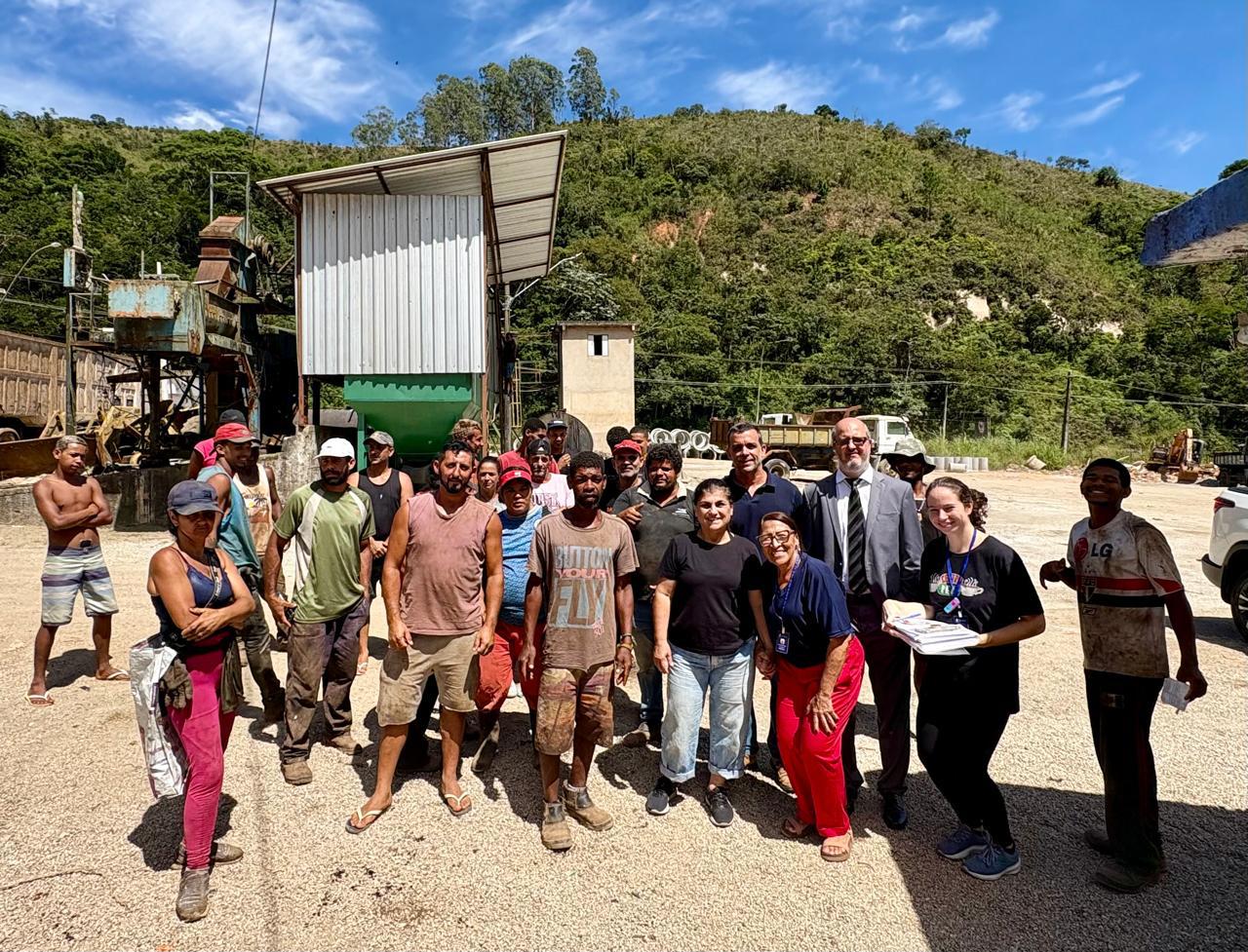 Leia mais sobre o artigo Prefeitura realiza reunião com a Associação de Catadores de Materiais Recicláveis do Fischer