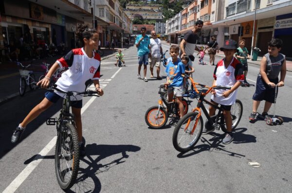 Leia mais sobre o artigo ‘Domingo no Parque’: um dia repleto de sorrisos, momentos incríveis e pura diversão marcam a quinta edição do evento