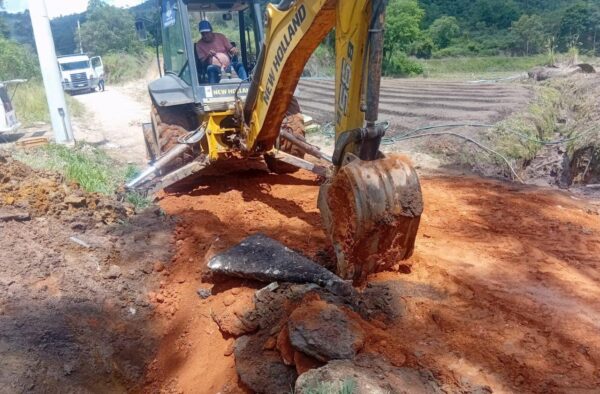 Leia mais sobre o artigo Início da semana com muito trabalho: Secretaria de Agricultura intensifica ações na zona rural