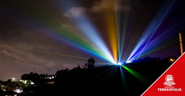 Leia mais sobre o artigo ‘Natal Teresópolis Terra de Luz – Edição Aldir Blanc’: Luzes, cores e imagens encantam a abertura da programação