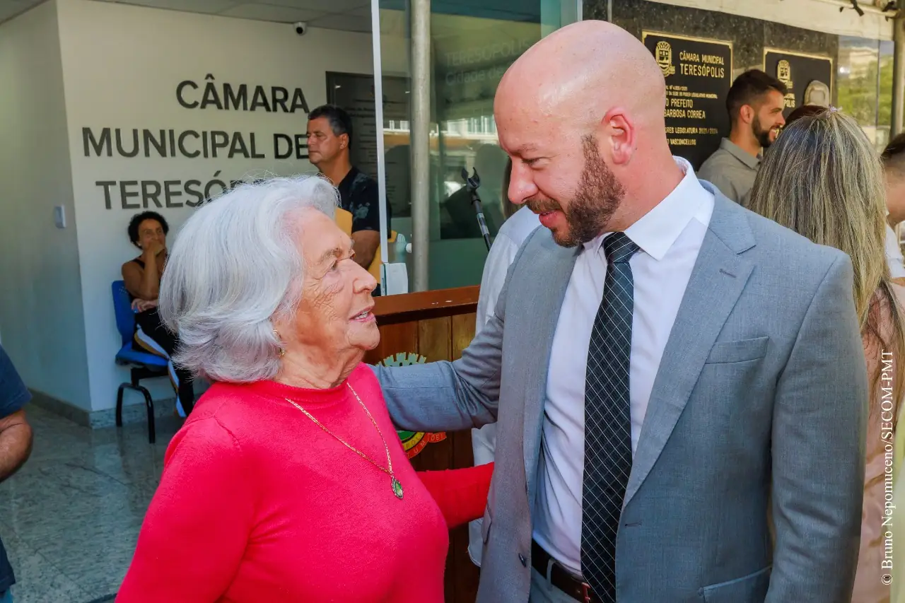 No momento, você está visualizando Prédio da Câmara de Teresópolis recebe o nome do ex-prefeito Luiz Barbosa Correa