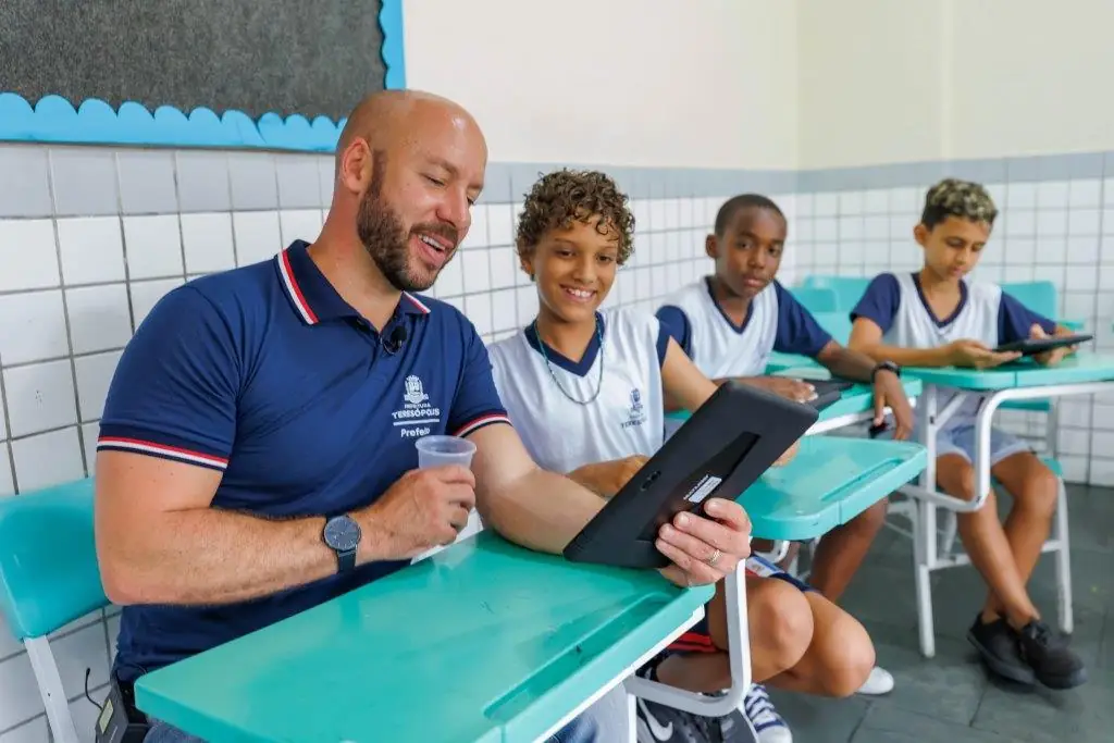 Leia mais sobre o artigo Prefeitura de Teresópolis e Sebrae renovam parceria para levar programa de empreendedorismo e mercado de trabalho a 1.300 alunos, de 12 escolas municipais, em 2023