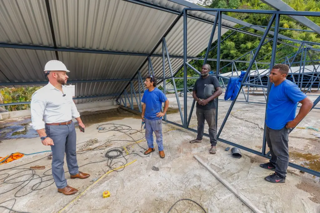 No momento, você está visualizando Prefeitura reinicia obra de reforma da Escola Maçom Lino Oroña